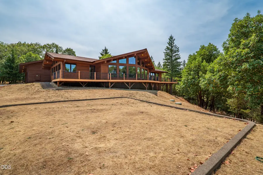 616 Mountain Paradise Drive, Grants Pass, OR 97526 - #3