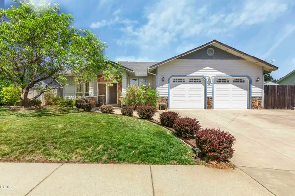 317 Gamay Drive, Cave Junction, OR 97523