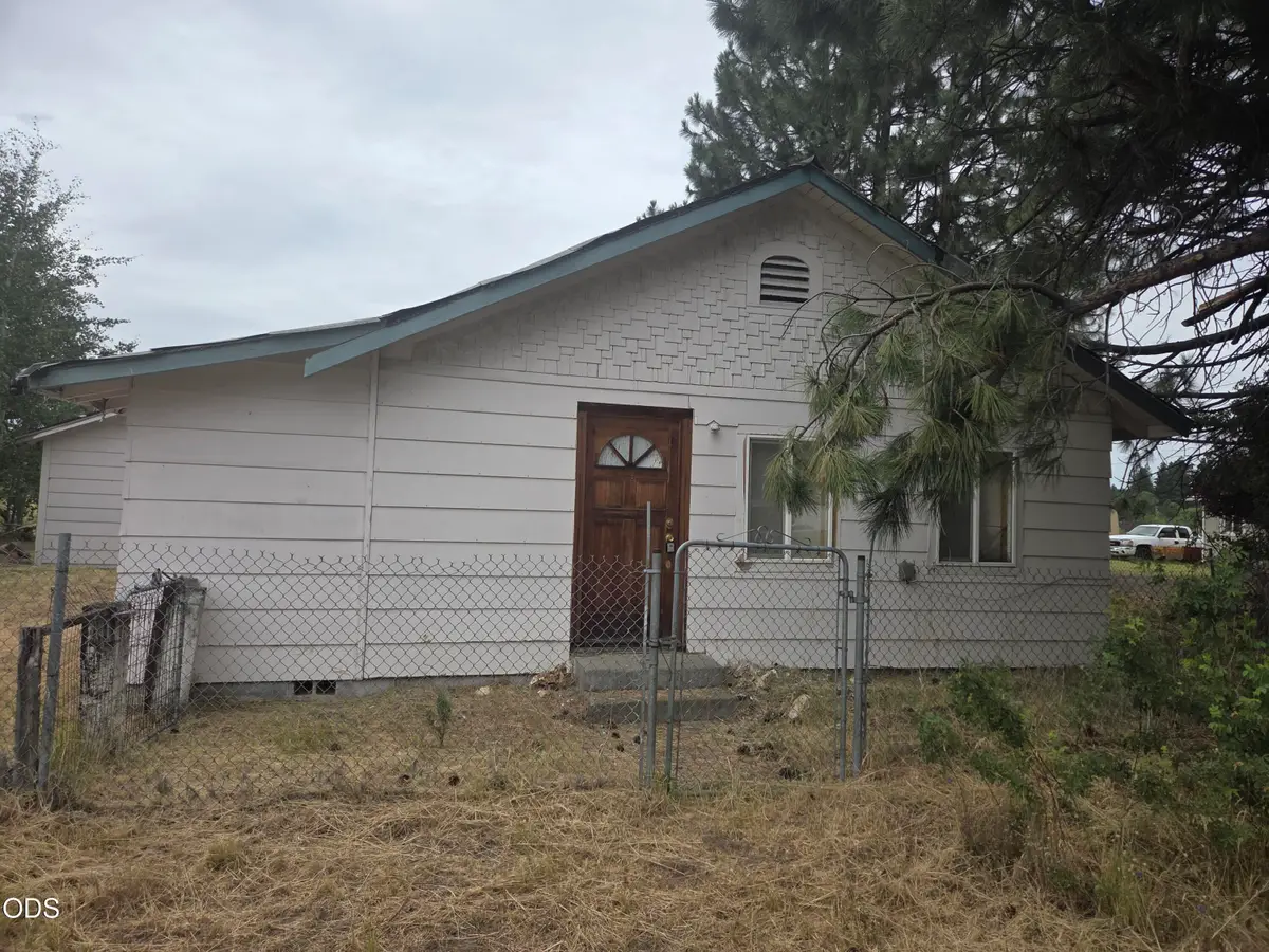 404 S 1st Avenue, Chiloquin, OR 97624 - #1