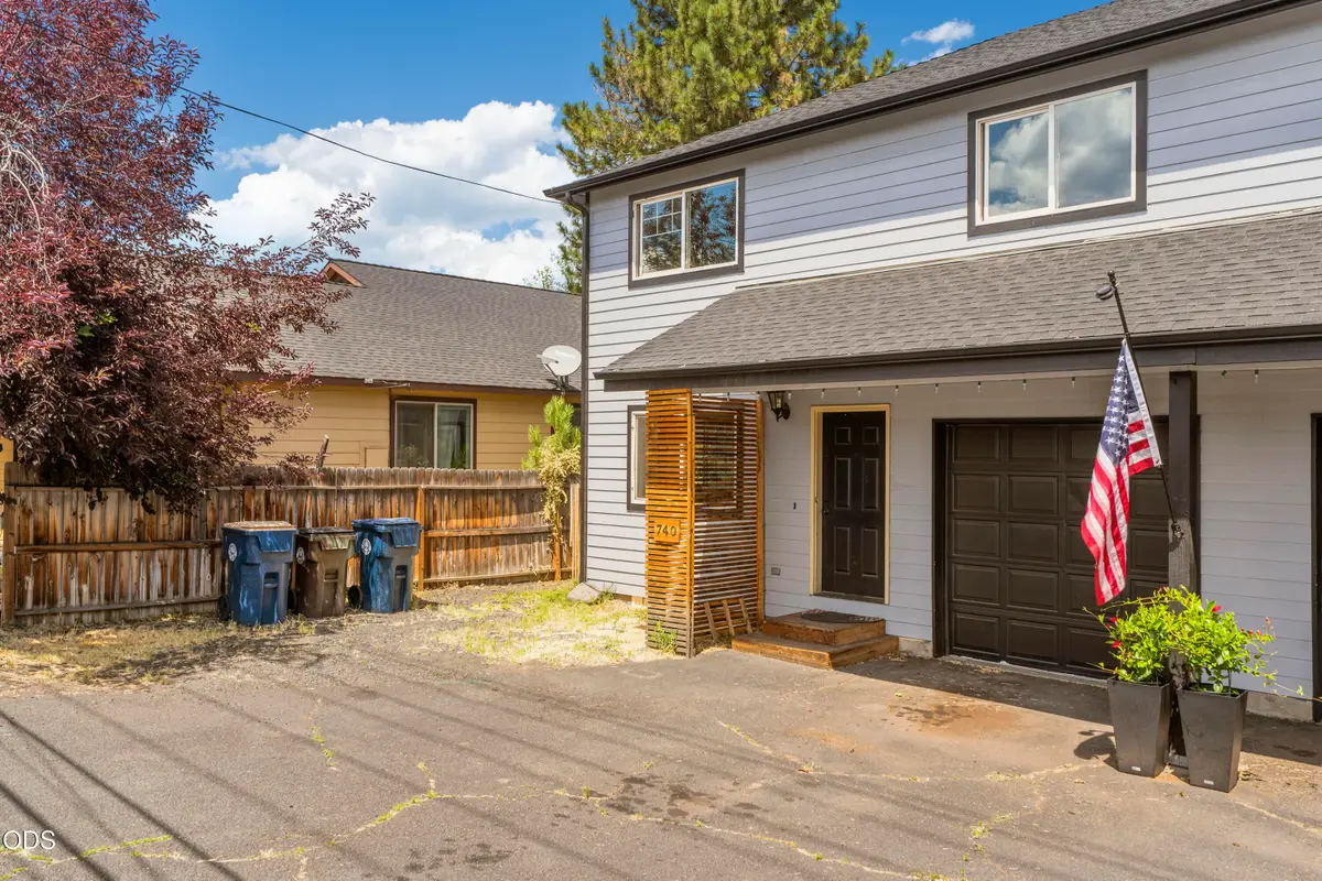 720 E Cascade Avenue, Sisters, OR 97759 - #1