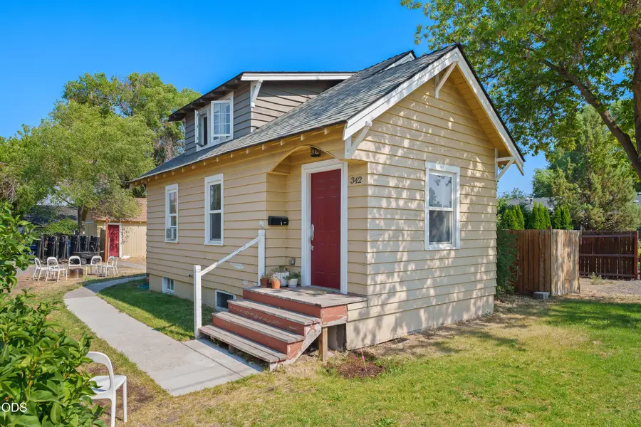 342 W Antler Avenue, Redmond, OR 97756 - #2