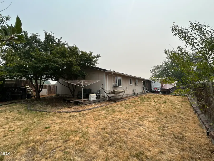 2807 Hammer Court, Medford, OR 97501 - #2