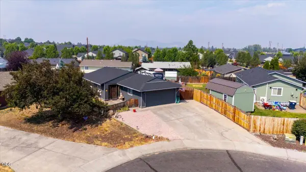 3404 SW Pumice Avenue, Redmond, OR 97756