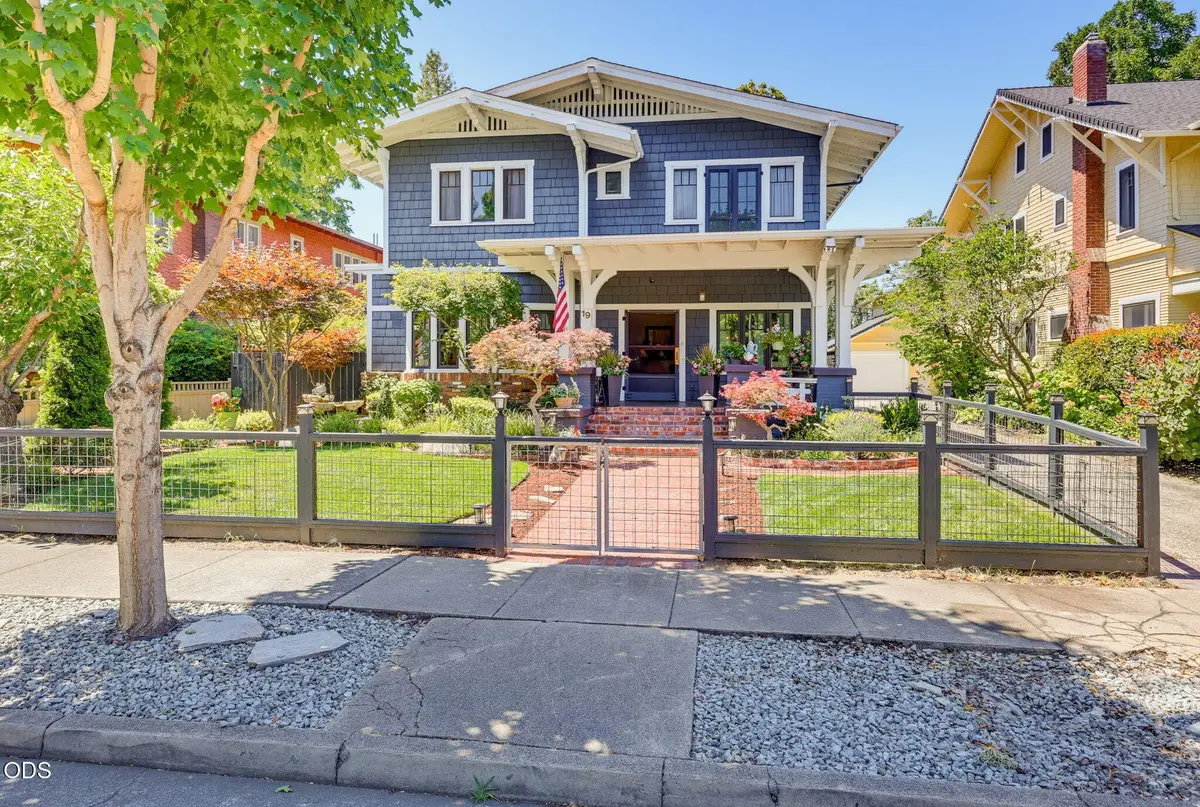 19 Geneva Street, Medford, OR 97504 - #1
