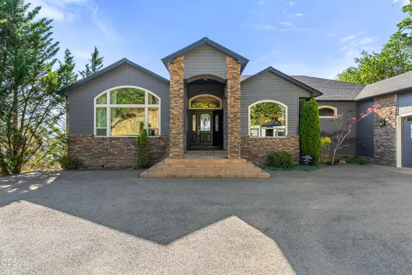 1921 NW Crown Street, Grants Pass, OR 97526