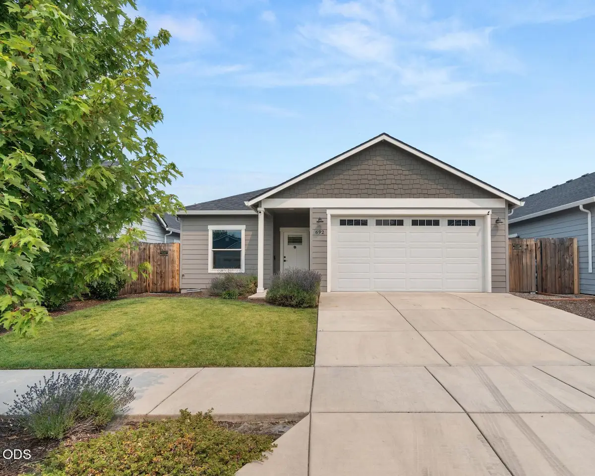 692 Kaitlin Lane, Medford, OR 97501 - #1