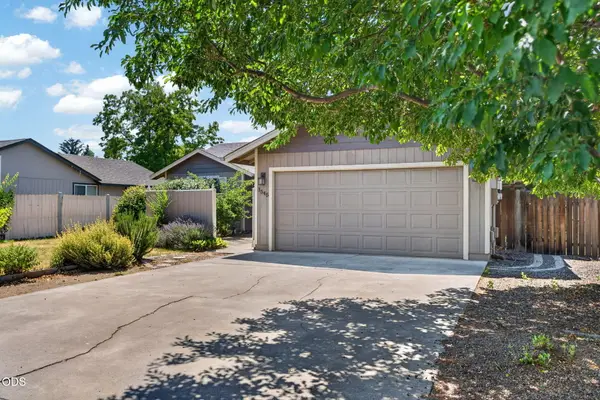 1545 SW 17th Street, Redmond, OR 97756