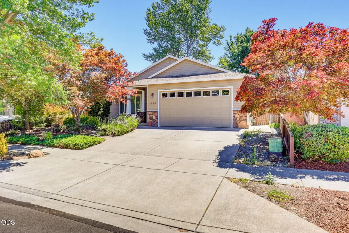 1007 Highbury Drive, Medford, OR 97501 - #1