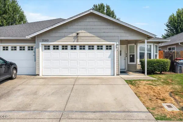 3180 Forest Hills Drive #A, Medford, OR 97504