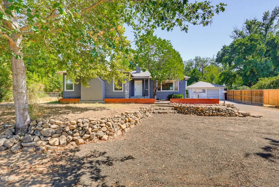 2137 E Jackson Street, Medford, OR 97504 - #2