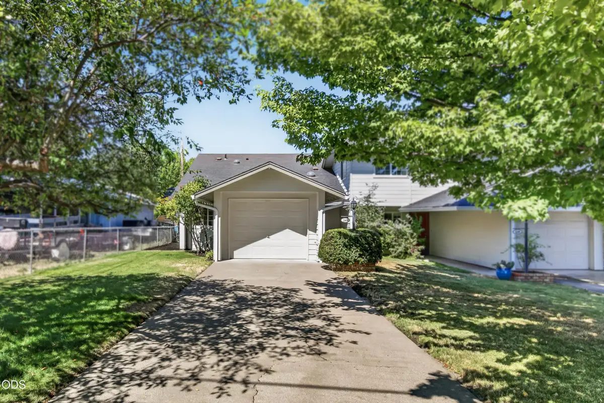 241 Clay Street, Ashland, OR 97520 - #1