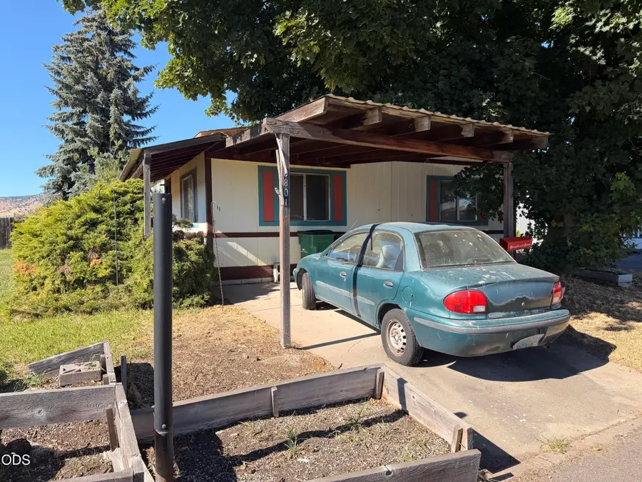 6801 Waggoner Court, Klamath Falls, OR 97603 - #2