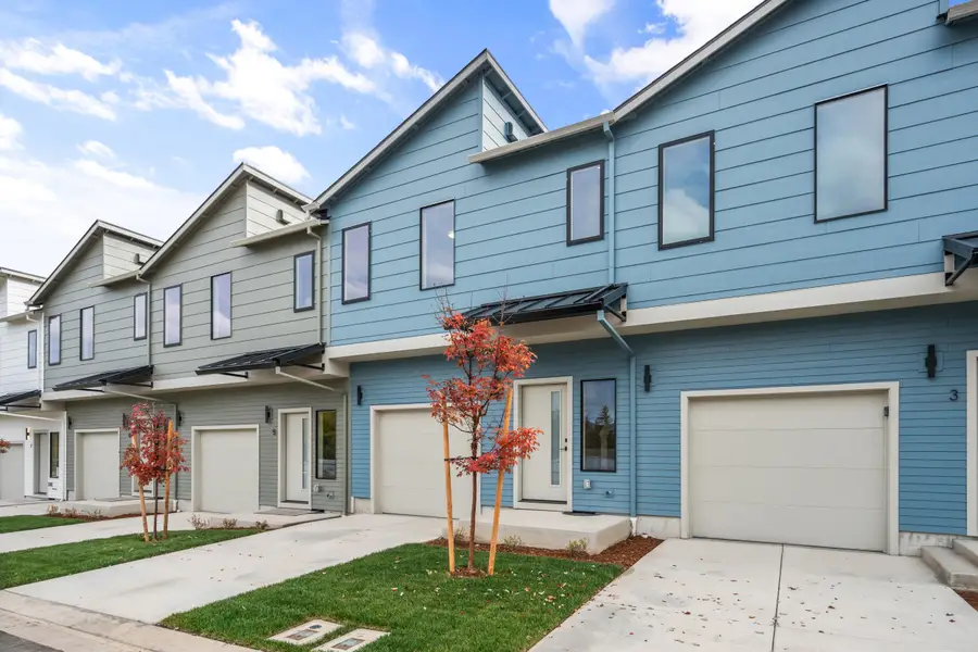2028 Sunset Drive #4, Medford, OR 97501 - #3