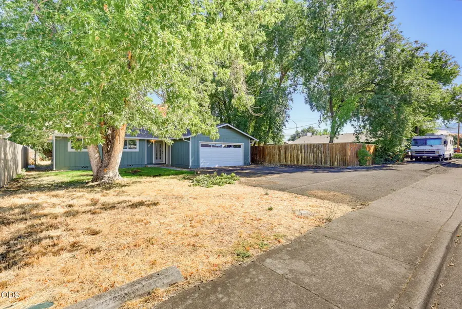 1995 Alpine Court, Medford, OR 97504 - #2