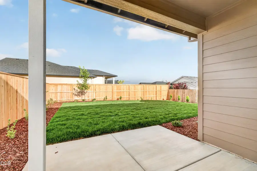 3233 Garner Way, Medford, OR 97504 - #3