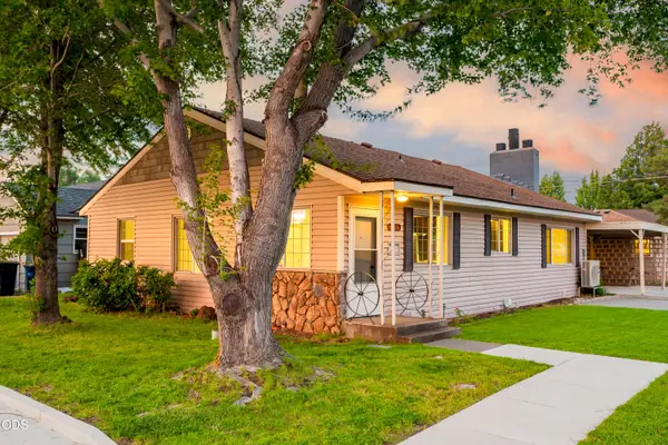 1056 SW 12th Street, Redmond, OR 97756