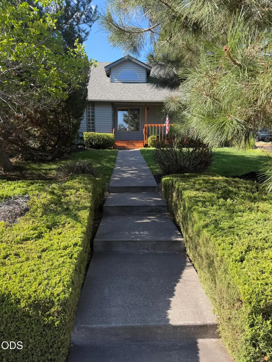 902 NW Ogden Avenue, Bend, OR 97703 - #2