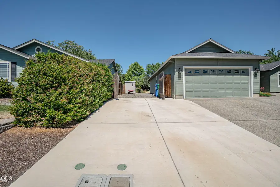 481 Westminster Drive, Eagle Point, OR 97524 - #2