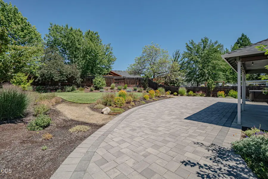 481 Westminster Drive, Eagle Point, OR 97524 - #3