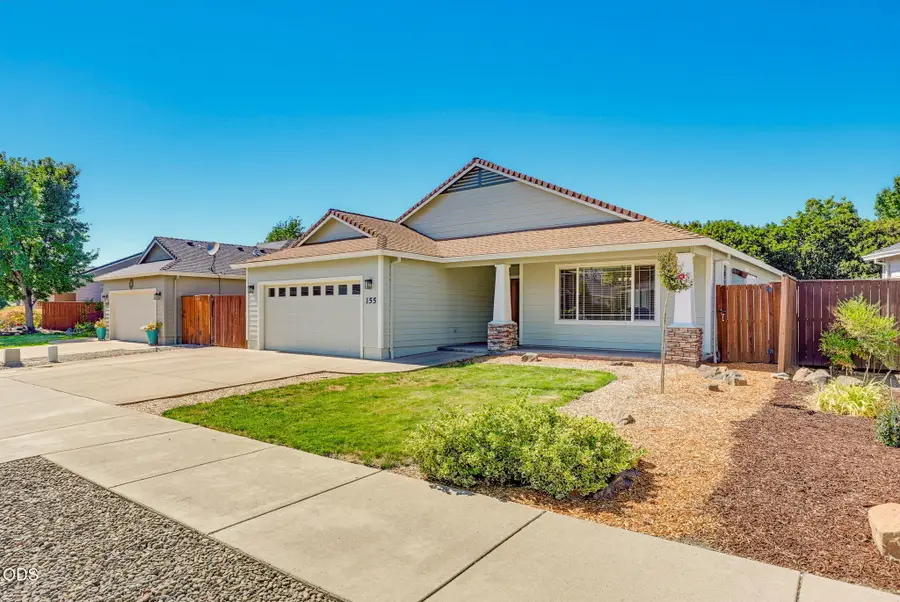 155 Glenwood Drive, Eagle Point, OR 97524 - #3