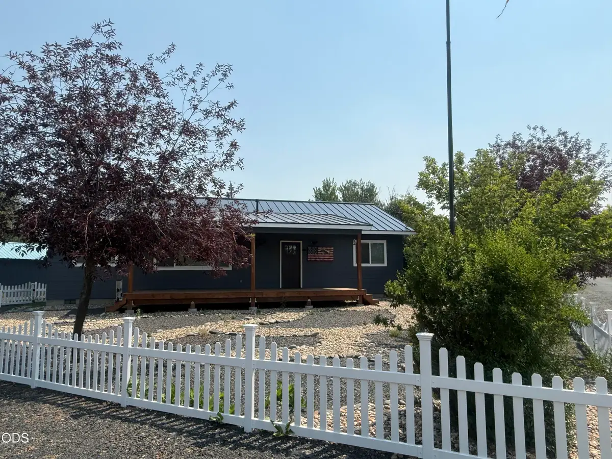 216 Avenue B, Seneca, OR 97873 - #1