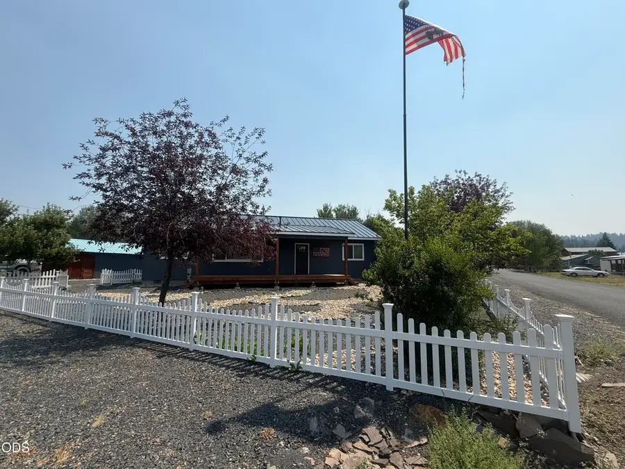 216 Avenue B, Seneca, OR 97873 - #2