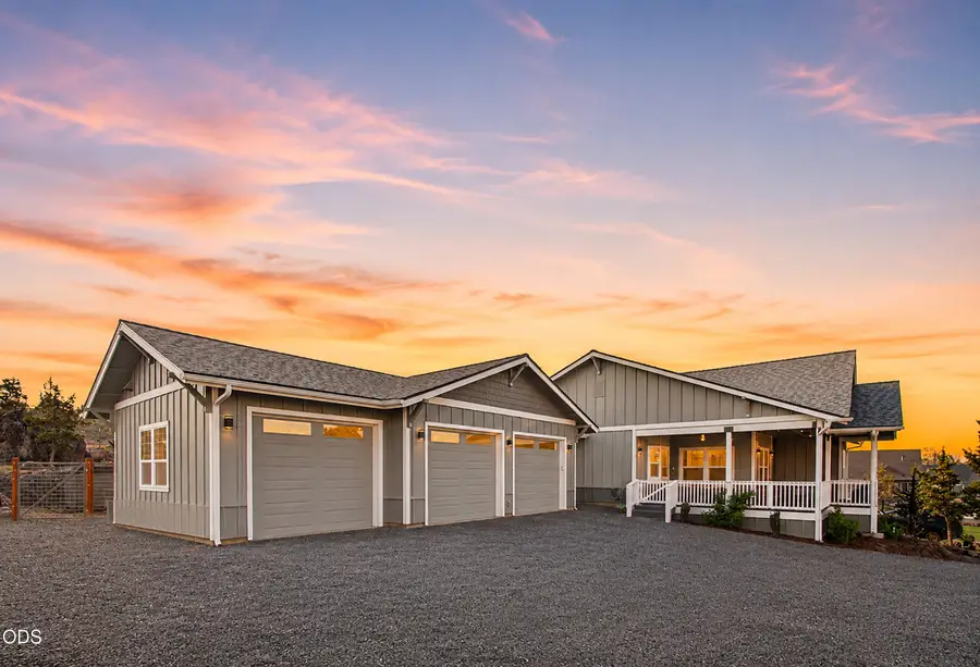 3957 NW 39th Drive, Redmond, OR 97756 - #2