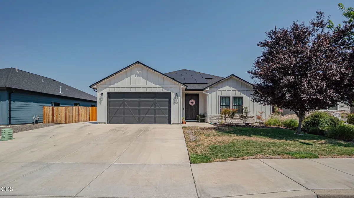 967 Arrowhead Trail, Eagle Point, OR 97524 - #1