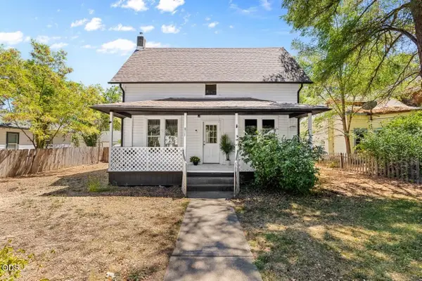 811 SW 4th Street, Grants Pass, OR 97526