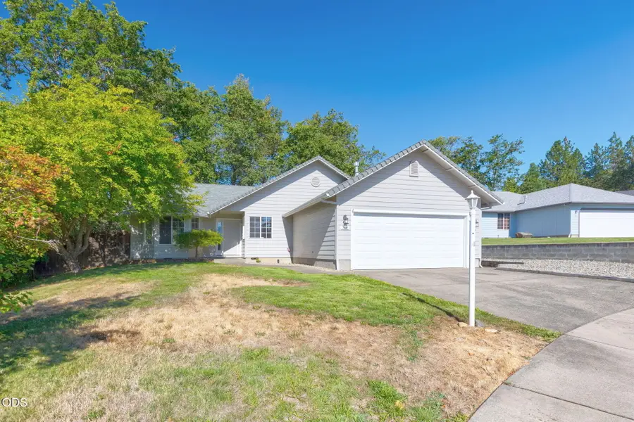 26 SW Leonard Street, Grants Pass, OR 97526 - #2
