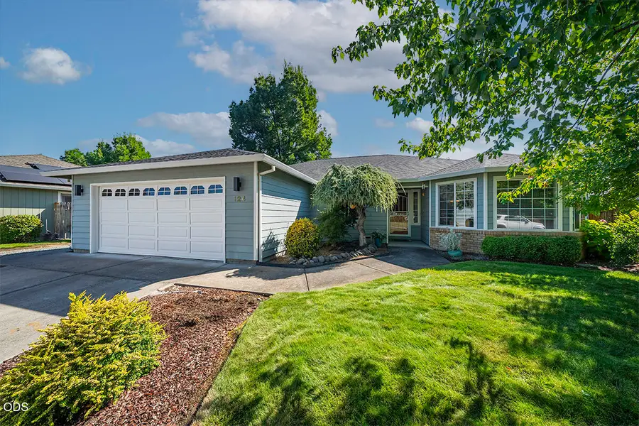 124 Meadow View Drive, Phoenix, OR 97535 - #2