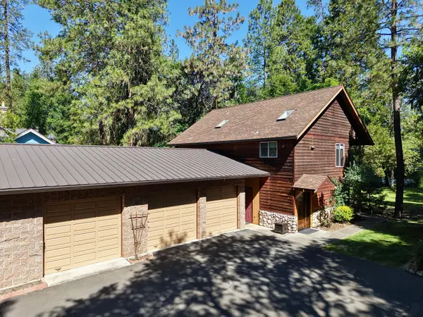 223 Indian Creek Lane, Shady Cove, OR 97539