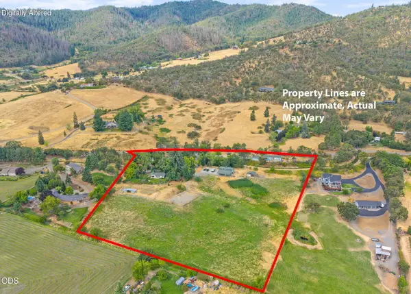 6577 Adams Road, Talent, OR 97540
