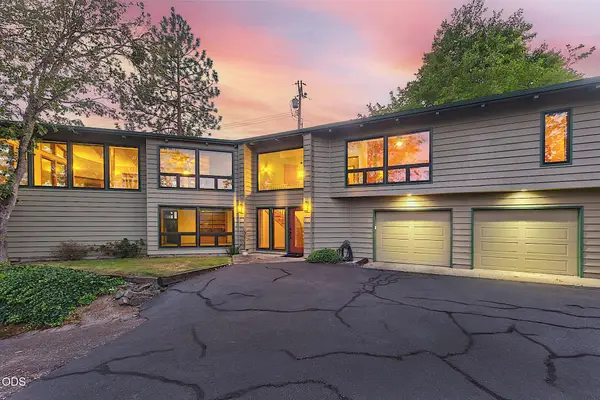500 NW Woodson Drive, Grants Pass, OR 97526