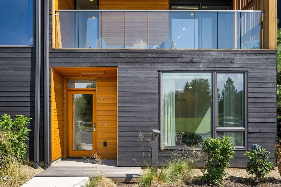 55 SW Wall Street #16, Bend, OR 97702 - #3