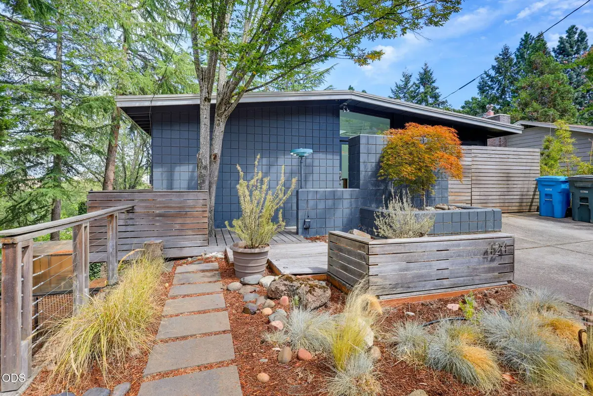 424 Courtney Street, Ashland, OR 97520 - #1