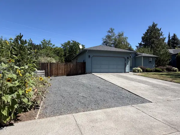 1522 NE Locksley Drive, Bend, OR 97701