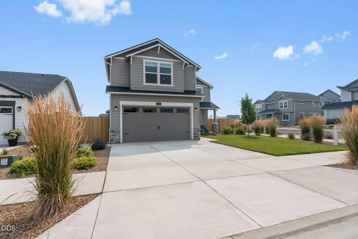 3310 NW 8th Street, Redmond, OR 97756 - #1