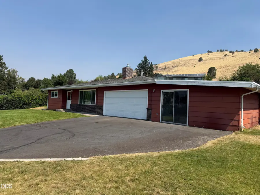 7825 Donegal Avenue, Klamath Falls, OR 97603 - #2