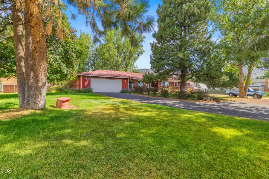 1151 Pine Grove Road, Klamath Falls, OR 97603 - #2