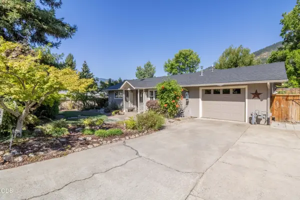 122 Swarthout Drive, Grants Pass, OR 97527