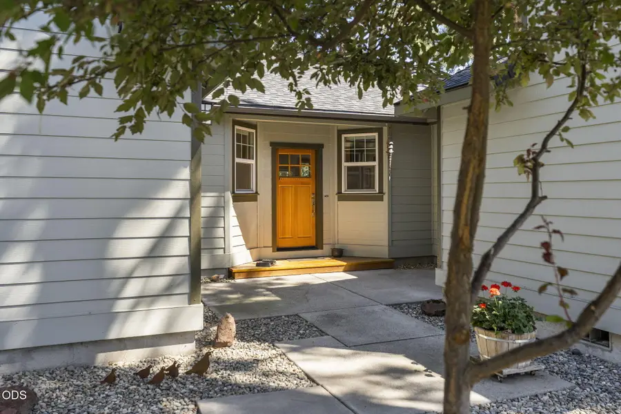 944 E Creek View Drive #Lot 66 Block, Sisters, OR 97759 - #2