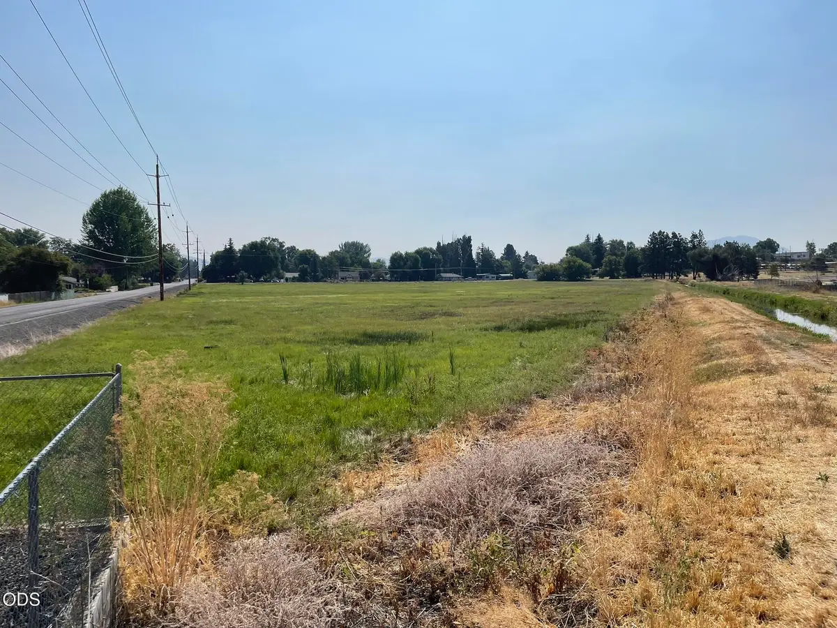 Anderson Street #100 & 200, Klamath Falls, OR 97603 - #1