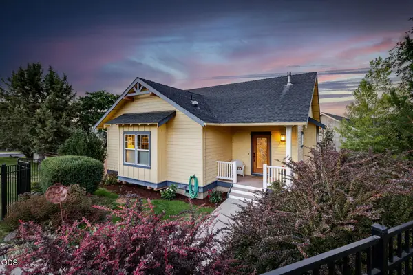 2258 SW 36th Street, Redmond, OR 97756