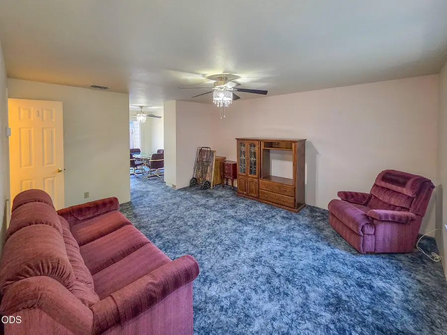 1800 Crater Lake Avenue #12, Medford, OR 97504 - #2