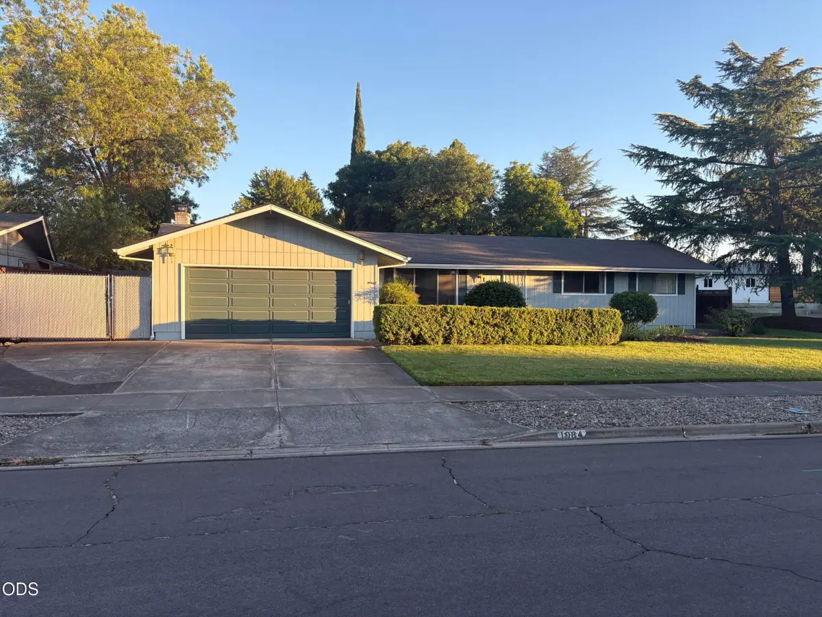 1964 Camellia Avenue, Medford, OR 97504 - #1