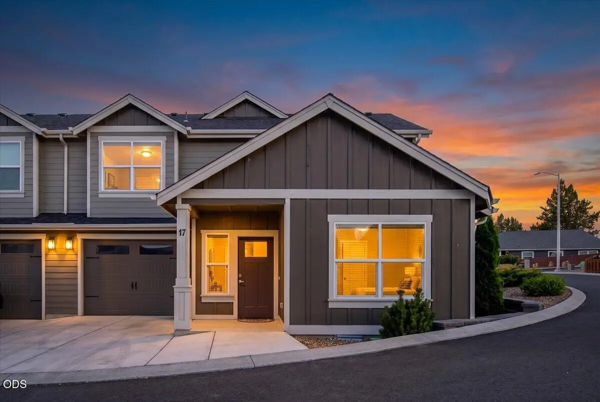 2755 SW Greens Boulevard #APT 17, Redmond, OR 97756 - #1