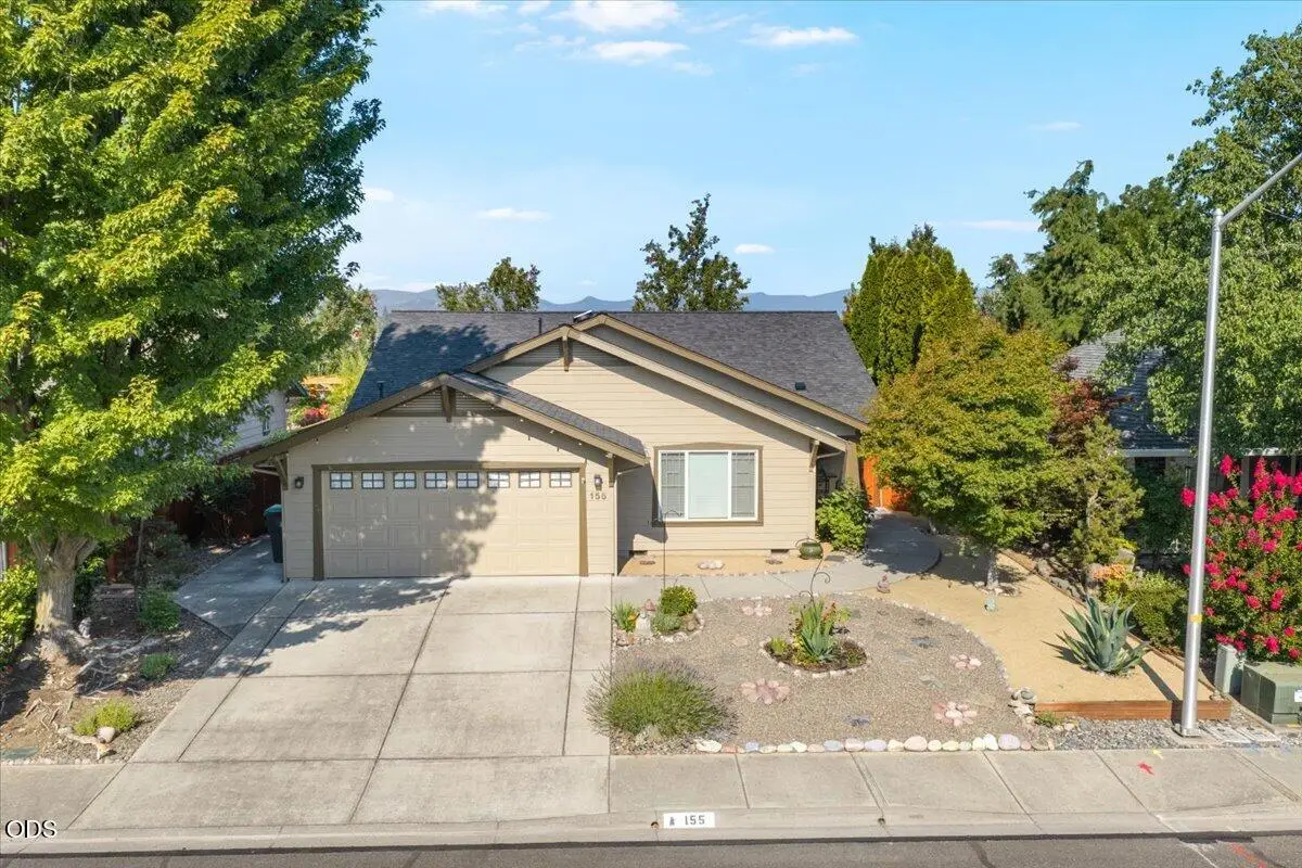 155 Country Hill Drive, Phoenix, OR 97535 - #1