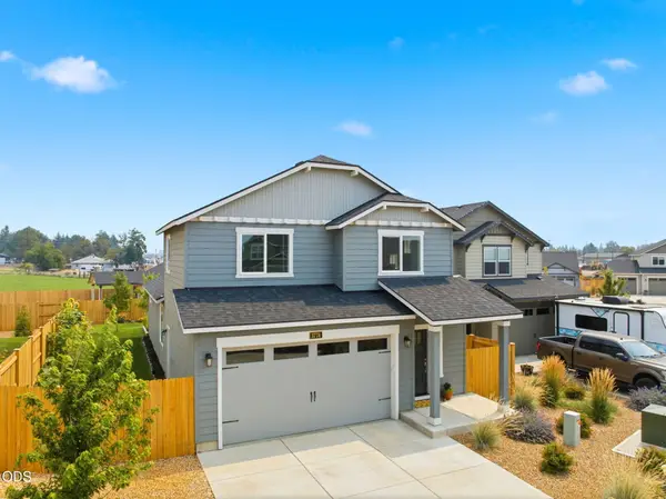 3774 NW 7th Lane, Redmond, OR 97756
