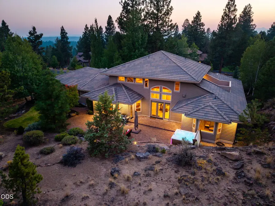 146 NW Skyliner Summit Loop, Bend, OR 97703 - #3